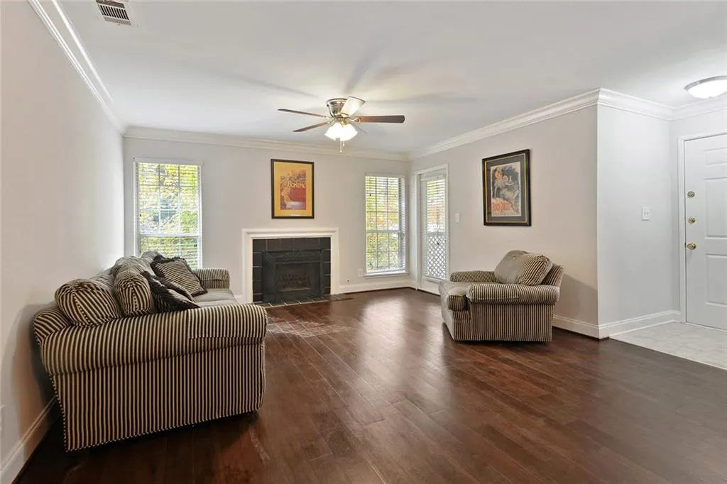 6800 Glenridge Drive Unit 6808f, Sandy Springs, Georgia 30328, 2 Bedrooms Bedrooms, ,2 BathroomsBathrooms,Residential,Sold,6800 Glenridge Drive Unit 6808f,6639128