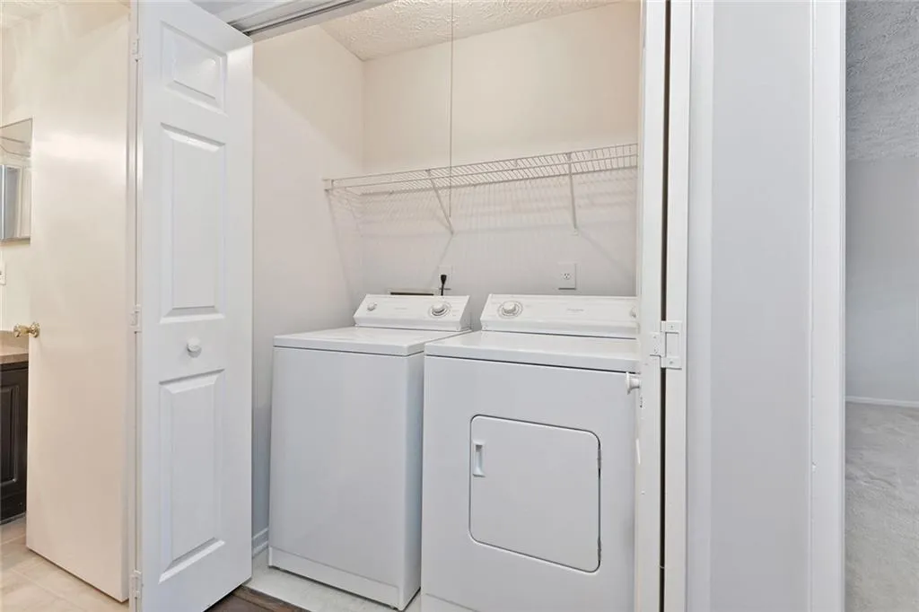 6800 Glenridge Drive Unit 6808f, Sandy Springs, Georgia 30328, 2 Bedrooms Bedrooms, ,2 BathroomsBathrooms,Residential,Sold,6800 Glenridge Drive Unit 6808f,6639128