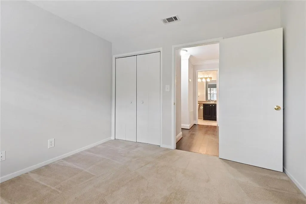 6800 Glenridge Drive Unit 6808f, Sandy Springs, Georgia 30328, 2 Bedrooms Bedrooms, ,2 BathroomsBathrooms,Residential,Sold,6800 Glenridge Drive Unit 6808f,6639128