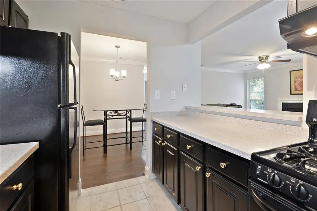 6800 Glenridge Drive Unit 6808f, Sandy Springs, Georgia 30328, 2 Bedrooms Bedrooms, ,2 BathroomsBathrooms,Residential,Sold,6800 Glenridge Drive Unit 6808f,6639128