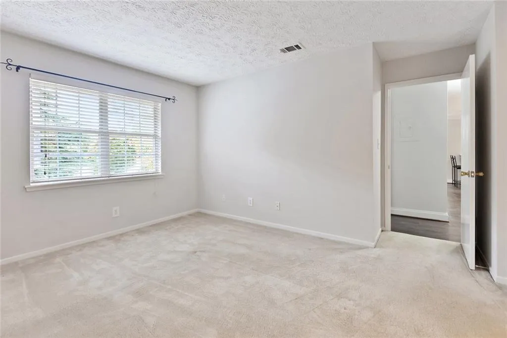 6800 Glenridge Drive Unit 6808f, Sandy Springs, Georgia 30328, 2 Bedrooms Bedrooms, ,2 BathroomsBathrooms,Residential,Sold,6800 Glenridge Drive Unit 6808f,6639128