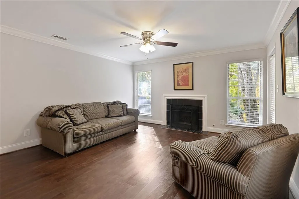 6800 Glenridge Drive Unit 6808f, Sandy Springs, Georgia 30328, 2 Bedrooms Bedrooms, ,2 BathroomsBathrooms,Residential,Sold,6800 Glenridge Drive Unit 6808f,6639128