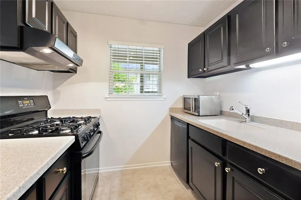 6800 Glenridge Drive Unit 6808f, Sandy Springs, Georgia 30328, 2 Bedrooms Bedrooms, ,2 BathroomsBathrooms,Residential,Sold,6800 Glenridge Drive Unit 6808f,6639128