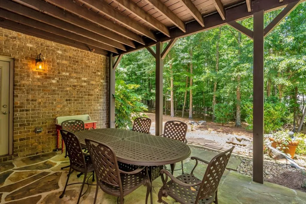 3924 Dahlwiny Court, Sandy Springs, Georgia 30350, 6 Bedrooms Bedrooms, ,5 BathroomsBathrooms,Residential,Sold,3924 Dahlwiny Court,6746971