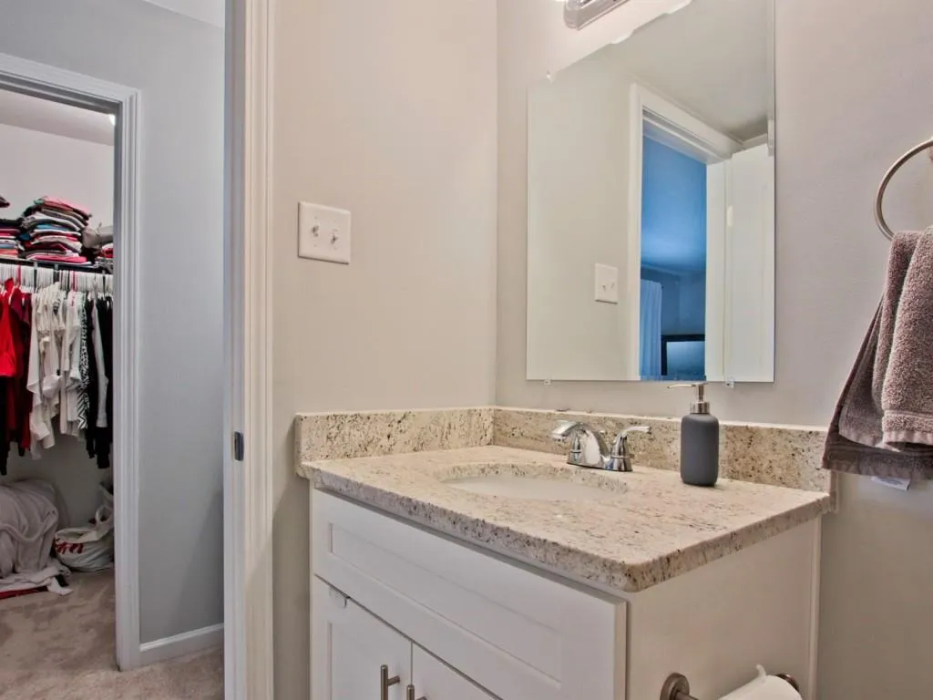 7318 Cardigan Circle, Sandy Springs, Georgia 30328, 2 Bedrooms Bedrooms, ,2 BathroomsBathrooms,Residential,Sold,7318 Cardigan Circle,6016069
