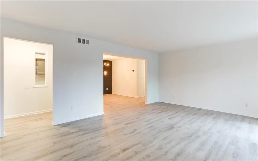 6851 Roswell Road Unit A7, Sandy Springs, Georgia 30328, 2 Bedrooms Bedrooms, ,2 BathroomsBathrooms,Residential,Sold,6851 Roswell Road Unit A7,6675483