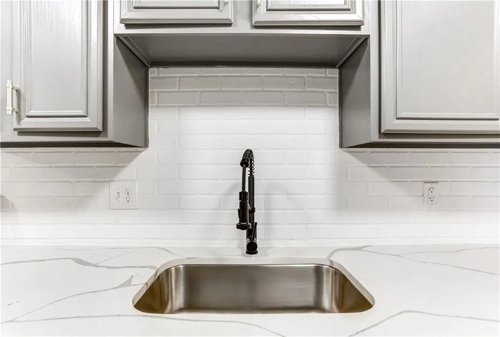 6851 Roswell Road Unit A7, Sandy Springs, Georgia 30328, 2 Bedrooms Bedrooms, ,2 BathroomsBathrooms,Residential,Sold,6851 Roswell Road Unit A7,6675483