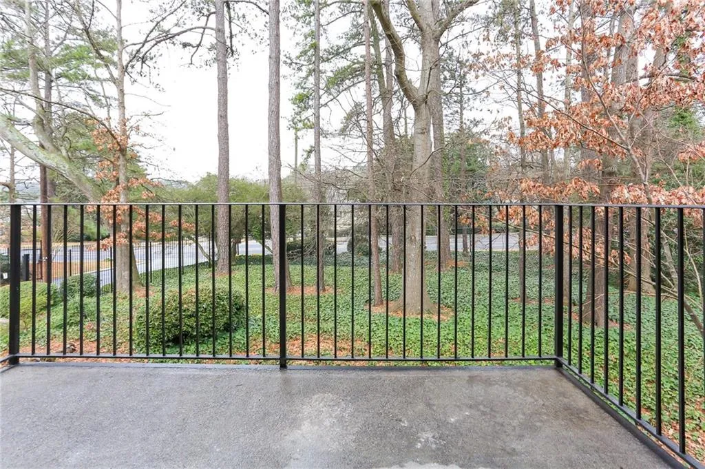 6851 Roswell Road Unit A7, Sandy Springs, Georgia 30328, 2 Bedrooms Bedrooms, ,2 BathroomsBathrooms,Residential,Sold,6851 Roswell Road Unit A7,6675483