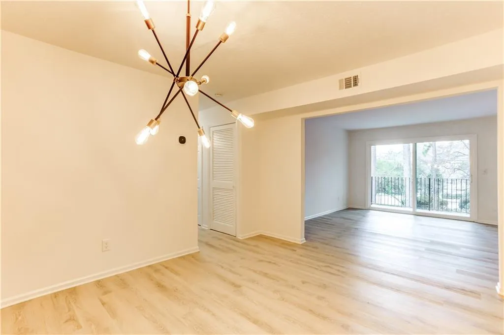 6851 Roswell Road Unit A7, Sandy Springs, Georgia 30328, 2 Bedrooms Bedrooms, ,2 BathroomsBathrooms,Residential,Sold,6851 Roswell Road Unit A7,6675483