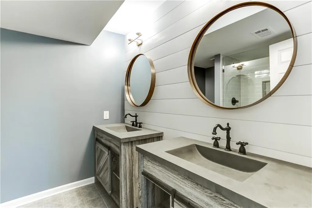 6851 Roswell Road Unit A7, Sandy Springs, Georgia 30328, 2 Bedrooms Bedrooms, ,2 BathroomsBathrooms,Residential,Sold,6851 Roswell Road Unit A7,6675483