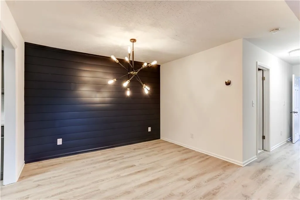 6851 Roswell Road Unit A7, Sandy Springs, Georgia 30328, 2 Bedrooms Bedrooms, ,2 BathroomsBathrooms,Residential,Sold,6851 Roswell Road Unit A7,6675483