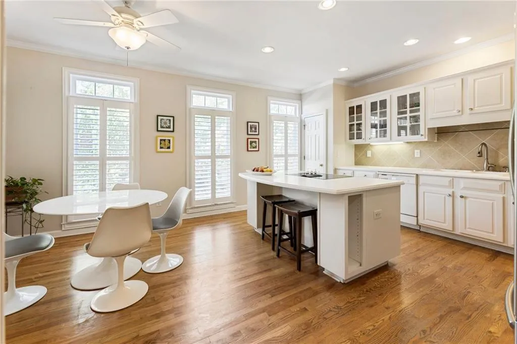 13 Carrington Way, Atlanta, Georgia 30328, 2 Bedrooms Bedrooms, ,2 BathroomsBathrooms,Residential,Sold,13 Carrington Way,7446300 13 Carrington Way, Atlanta, Georgia 30328, 2 Bedrooms Bedrooms, ,2 BathroomsBathrooms,Residential,Sold,13 Carrington Way,7446300