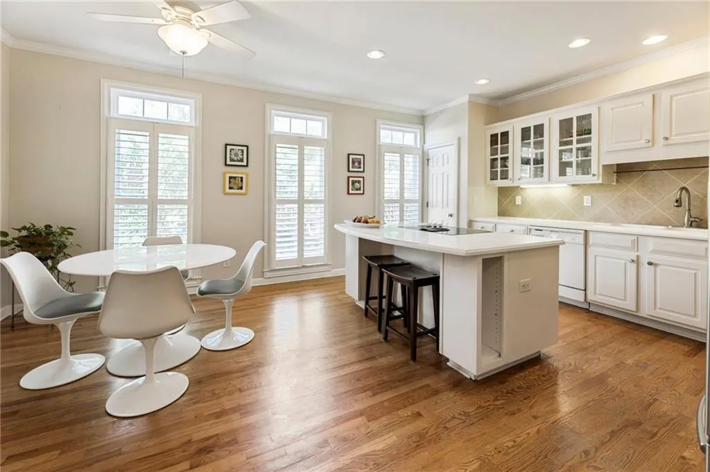 13 Carrington Way, Atlanta, Georgia 30328, 2 Bedrooms Bedrooms, ,2 BathroomsBathrooms,Residential,Sold,13 Carrington Way,7446300 13 Carrington Way, Atlanta, Georgia 30328, 2 Bedrooms Bedrooms, ,2 BathroomsBathrooms,Residential,Sold,13 Carrington Way,7446300