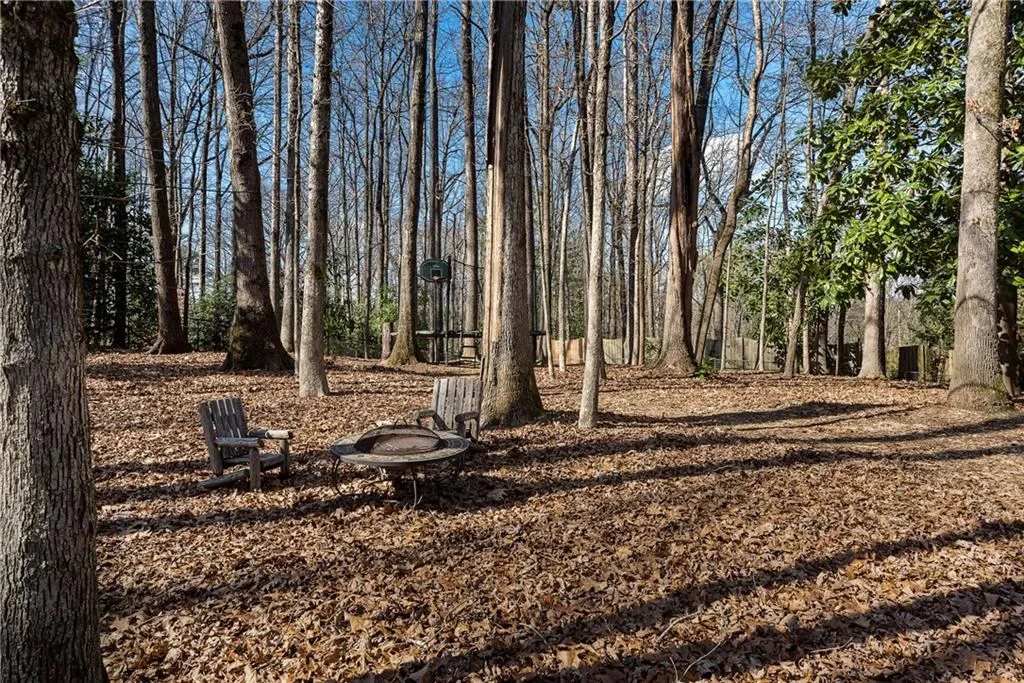 6120 Riverwood Drive, Atlanta, Georgia 30328, 6 Bedrooms Bedrooms, ,4 BathroomsBathrooms,Residential,Sold,6120 Riverwood Drive,6504189