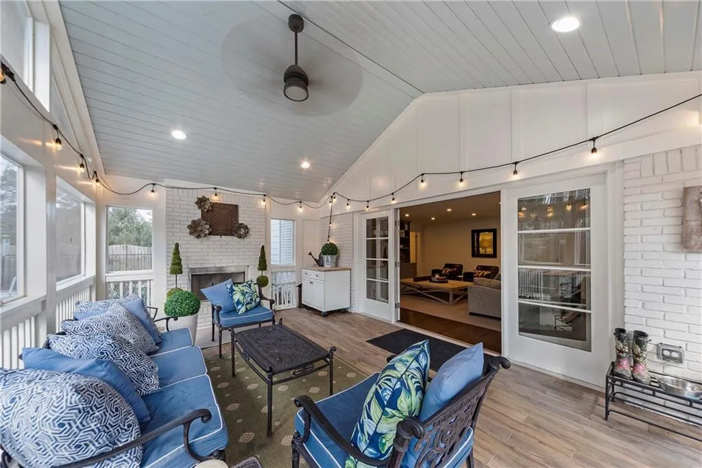 6120 Riverwood Drive, Atlanta, Georgia 30328, 6 Bedrooms Bedrooms, ,4 BathroomsBathrooms,Residential,Sold,6120 Riverwood Drive,6504189