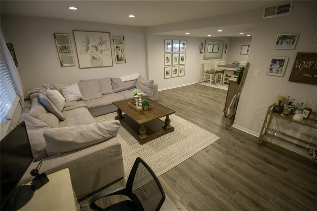 7346 Cardigan Circle, Sandy Springs, Georgia 30328, 3 Bedrooms Bedrooms, ,2 BathroomsBathrooms,Residential,Sold,7346 Cardigan Circle,7287684