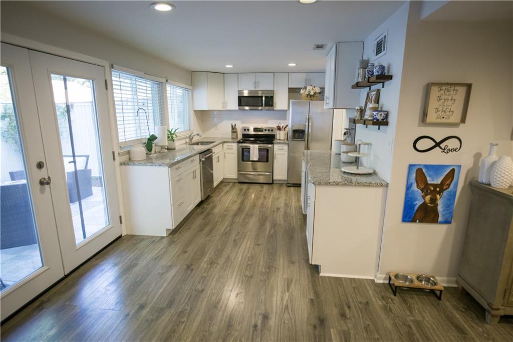 7346 Cardigan Circle, Sandy Springs, Georgia 30328, 3 Bedrooms Bedrooms, ,2 BathroomsBathrooms,Residential,Sold,7346 Cardigan Circle,7287684