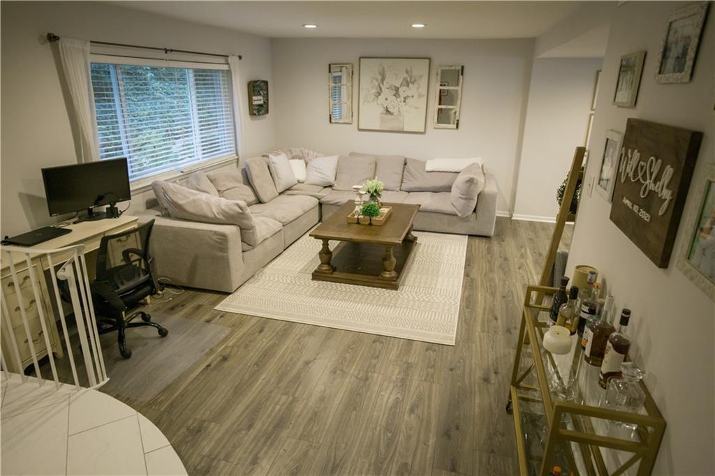 7346 Cardigan Circle, Sandy Springs, Georgia 30328, 3 Bedrooms Bedrooms, ,2 BathroomsBathrooms,Residential,Sold,7346 Cardigan Circle,7287684