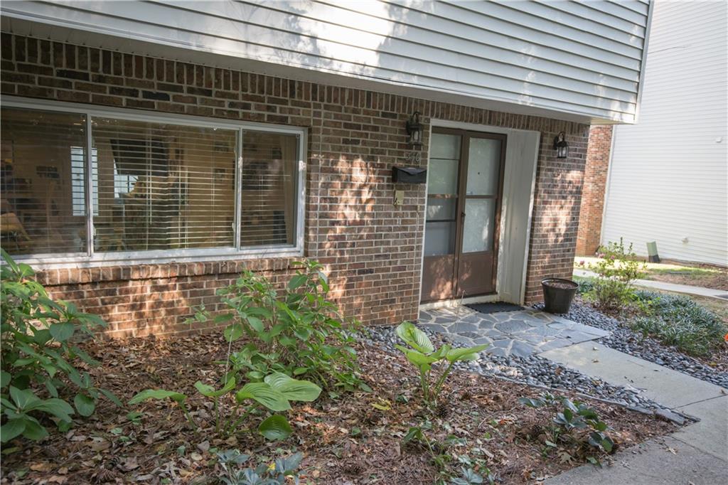 7346 Cardigan Circle, Sandy Springs, Georgia 30328, 3 Bedrooms Bedrooms, ,2 BathroomsBathrooms,Residential,Sold,7346 Cardigan Circle,7287684