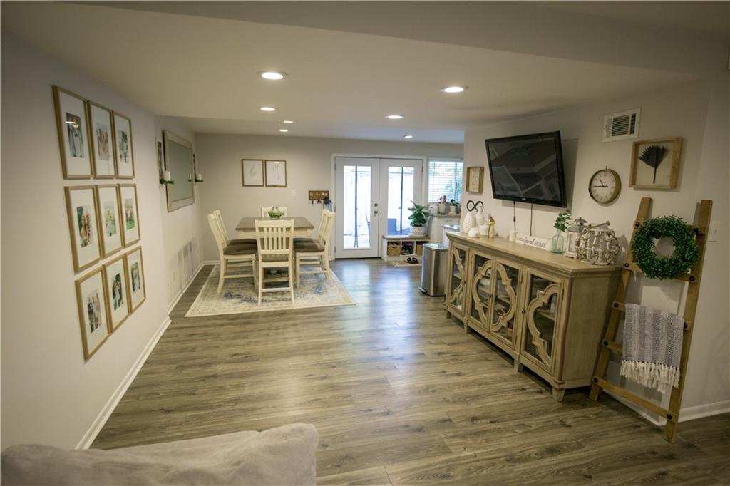 7346 Cardigan Circle, Sandy Springs, Georgia 30328, 3 Bedrooms Bedrooms, ,2 BathroomsBathrooms,Residential,Sold,7346 Cardigan Circle,7287684