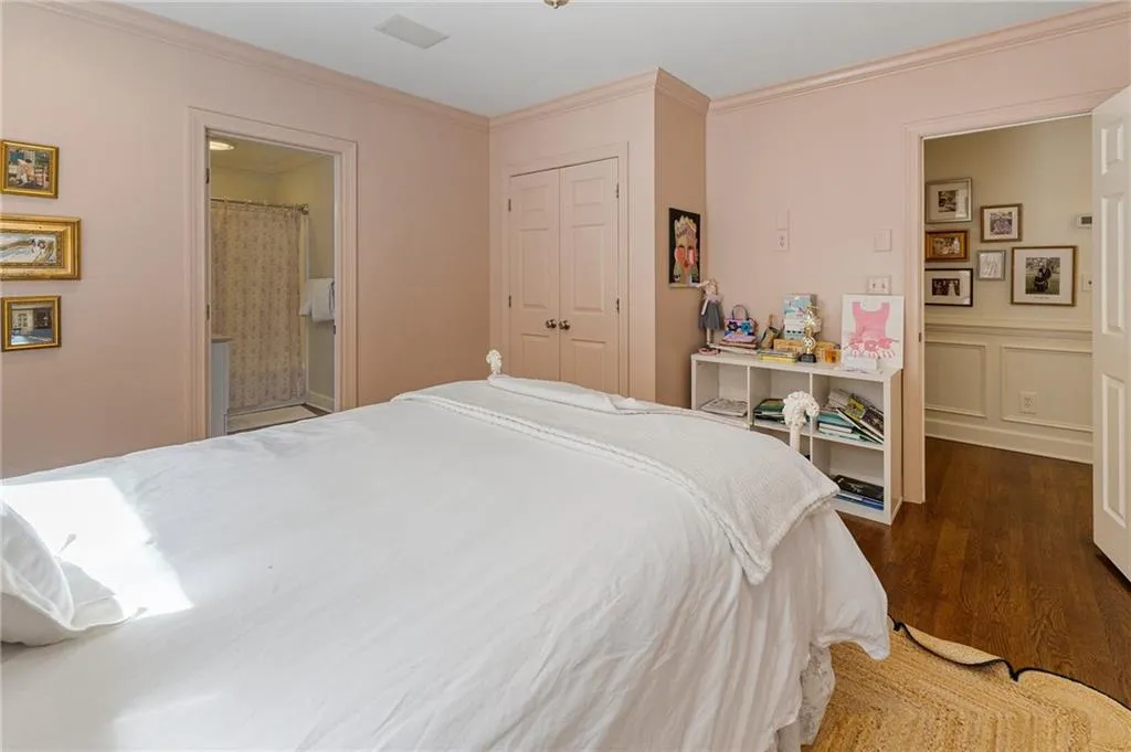 6049 Heards Drive, Atlanta, Georgia 30328, 5 Bedrooms Bedrooms, ,5 BathroomsBathrooms,Residential,Sold,6049 Heards Drive,7447290