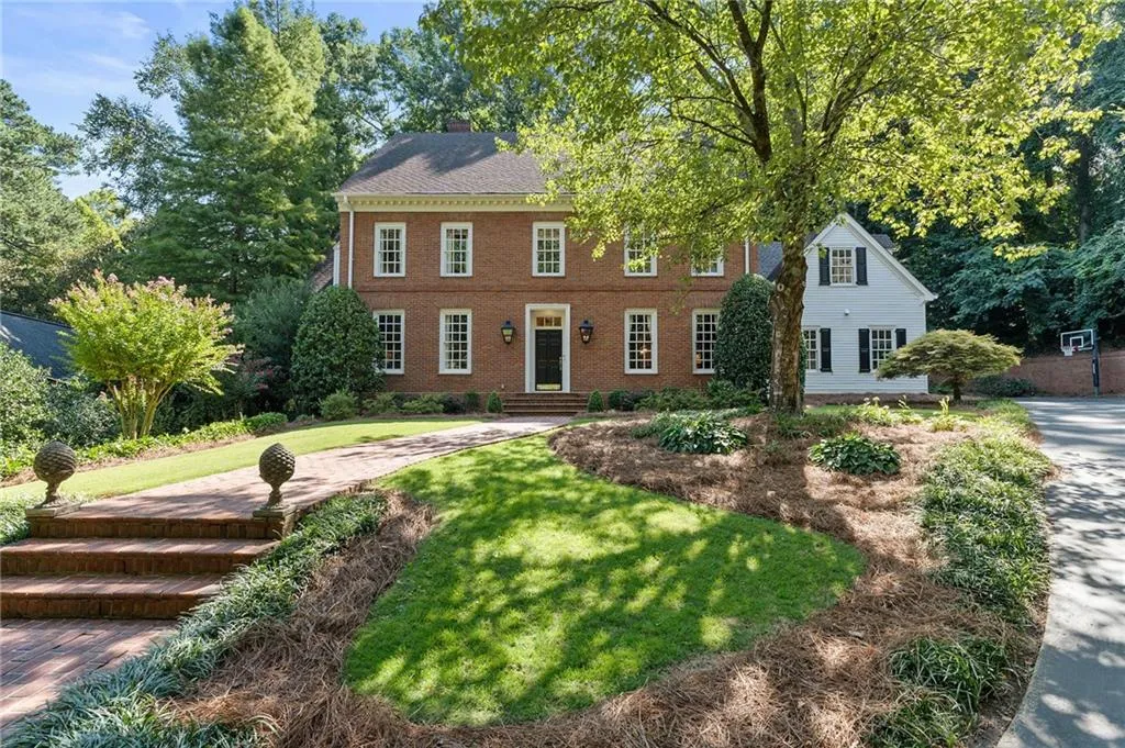 6049 Heards Drive, Atlanta, Georgia 30328, 5 Bedrooms Bedrooms, ,5 BathroomsBathrooms,Residential,Sold,6049 Heards Drive,7447290