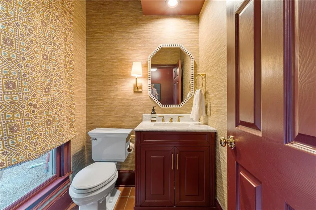 6049 Heards Drive, Atlanta, Georgia 30328, 5 Bedrooms Bedrooms, ,5 BathroomsBathrooms,Residential,Sold,6049 Heards Drive,7447290