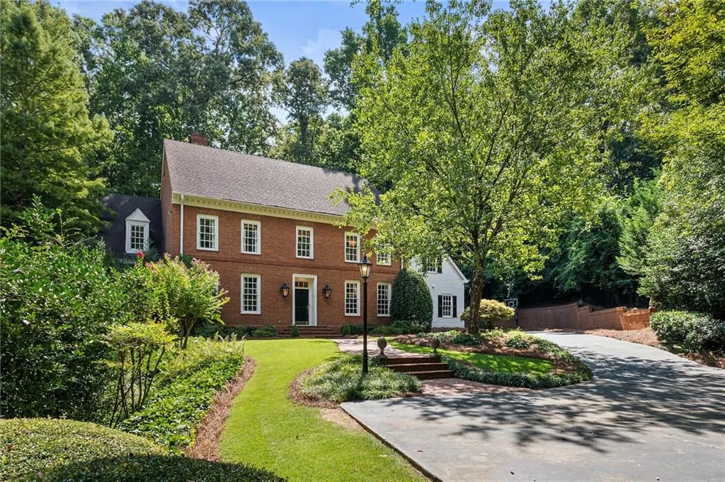 6049 Heards Drive, Atlanta, Georgia 30328, 5 Bedrooms Bedrooms, ,5 BathroomsBathrooms,Residential,Sold,6049 Heards Drive,7447290