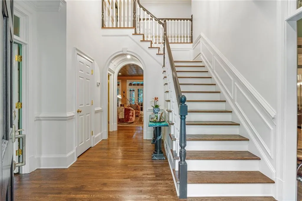 6049 Heards Drive, Atlanta, Georgia 30328, 5 Bedrooms Bedrooms, ,5 BathroomsBathrooms,Residential,Sold,6049 Heards Drive,7447290
