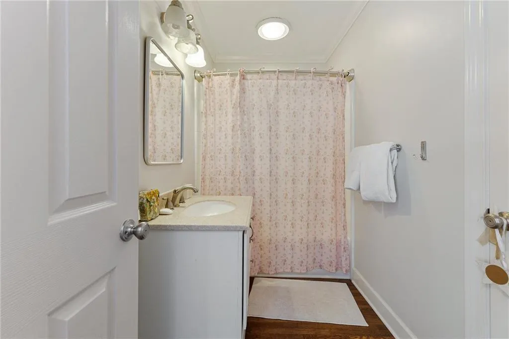 6049 Heards Drive, Atlanta, Georgia 30328, 5 Bedrooms Bedrooms, ,5 BathroomsBathrooms,Residential,Sold,6049 Heards Drive,7447290