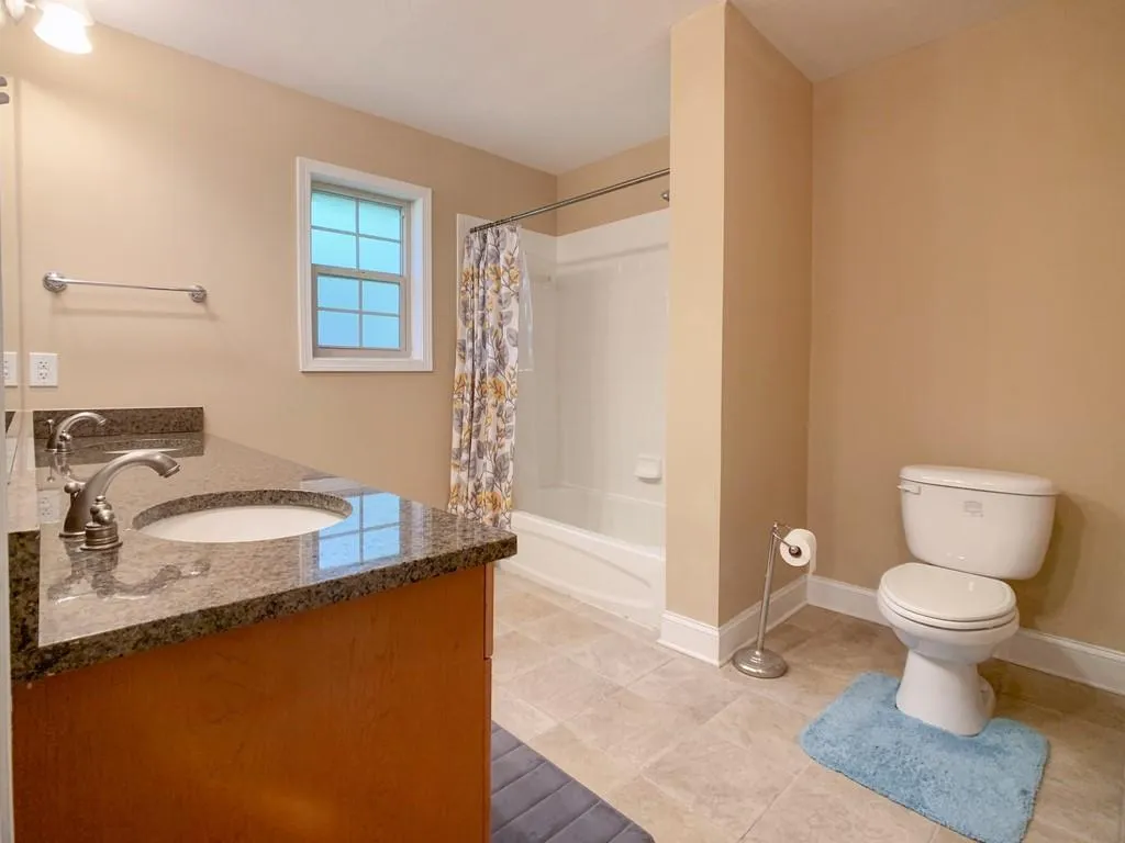 750 Dalrymple Road Unit F4, Atlanta, Georgia 30328, 4 Bedrooms Bedrooms, ,2 BathroomsBathrooms,Residential,Sold,750 Dalrymple Road Unit F4,6741013