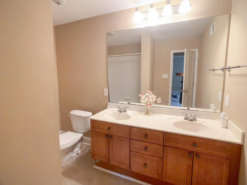 750 Dalrymple Road Unit F4, Atlanta, Georgia 30328, 4 Bedrooms Bedrooms, ,2 BathroomsBathrooms,Residential,Sold,750 Dalrymple Road Unit F4,6741013