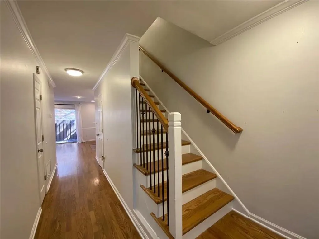 6700 Roswell Road Unit 16f, Sandy Springs, Georgia 30328, 2 Bedrooms Bedrooms, ,1 BathroomBathrooms,Residential,Sold,6700 Roswell Road Unit 16f,7012005