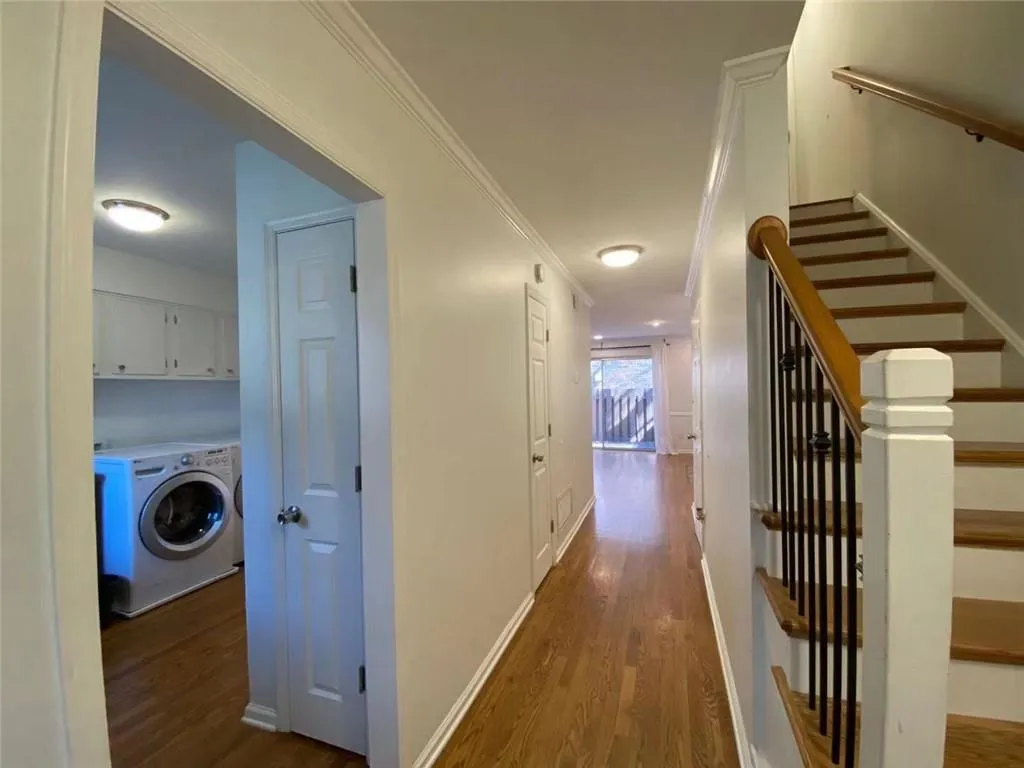 6700 Roswell Road Unit 16f, Sandy Springs, Georgia 30328, 2 Bedrooms Bedrooms, ,1 BathroomBathrooms,Residential,Sold,6700 Roswell Road Unit 16f,7012005