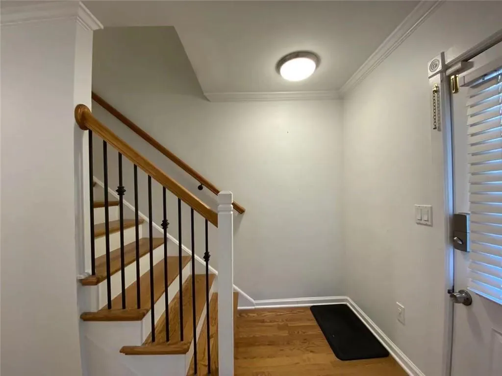 6700 Roswell Road Unit 16f, Sandy Springs, Georgia 30328, 2 Bedrooms Bedrooms, ,1 BathroomBathrooms,Residential,Sold,6700 Roswell Road Unit 16f,7012005