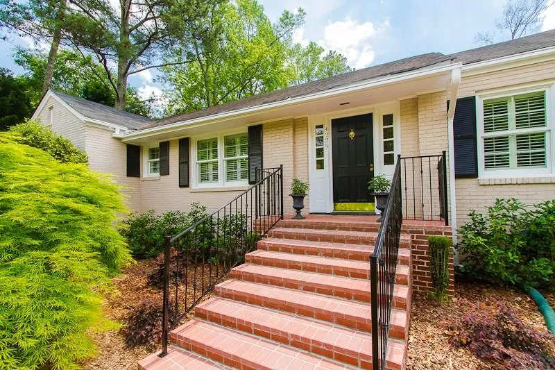 4225 N Stratford Road Ne, Atlanta, Georgia 30342, 3 Bedrooms Bedrooms, ,2 BathroomsBathrooms,Residential,Sold,4225 N Stratford Road Ne,5681841