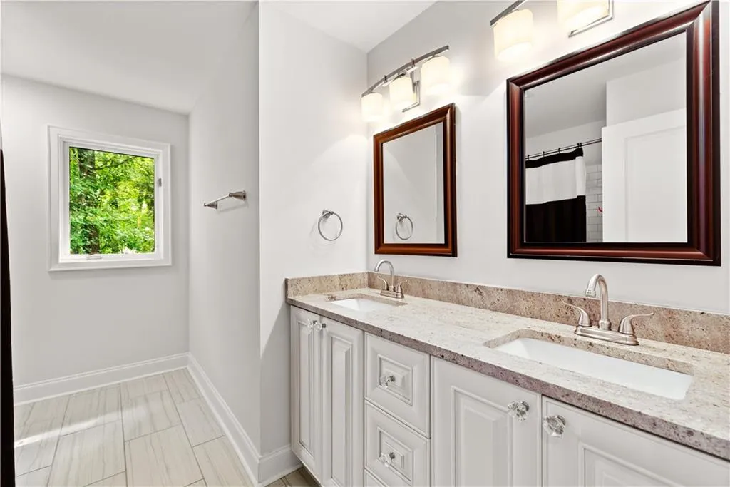 260 Drummen Court, Sandy Springs, Georgia 30328, 5 Bedrooms Bedrooms, ,3 BathroomsBathrooms,Residential,Sold,260 Drummen Court,6777284