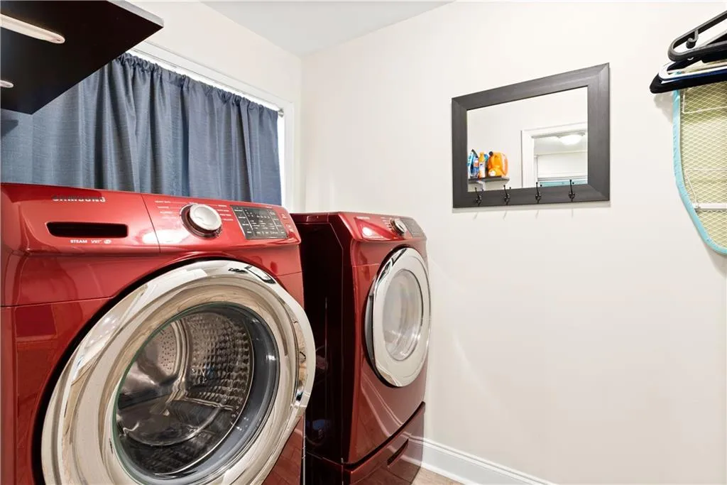 260 Drummen Court, Sandy Springs, Georgia 30328, 5 Bedrooms Bedrooms, ,3 BathroomsBathrooms,Residential,Sold,260 Drummen Court,6777284