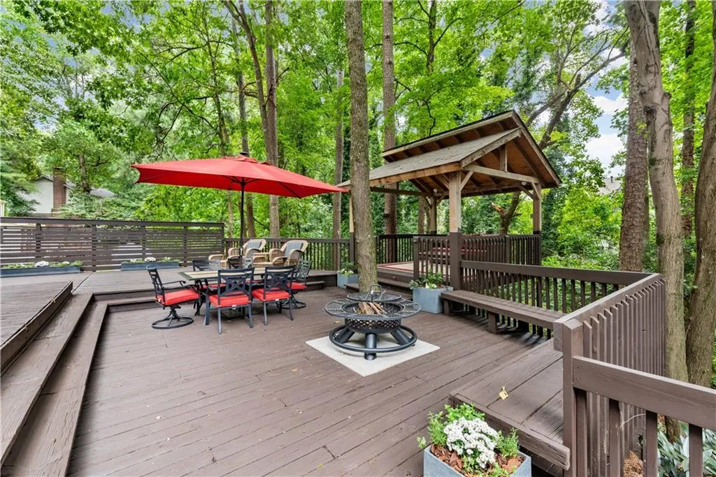 260 Drummen Court, Sandy Springs, Georgia 30328, 5 Bedrooms Bedrooms, ,3 BathroomsBathrooms,Residential,Sold,260 Drummen Court,6777284