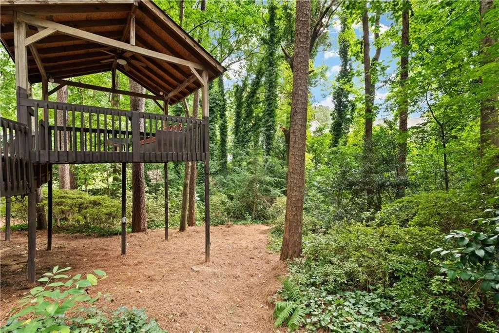 260 Drummen Court, Sandy Springs, Georgia 30328, 5 Bedrooms Bedrooms, ,3 BathroomsBathrooms,Residential,Sold,260 Drummen Court,6777284
