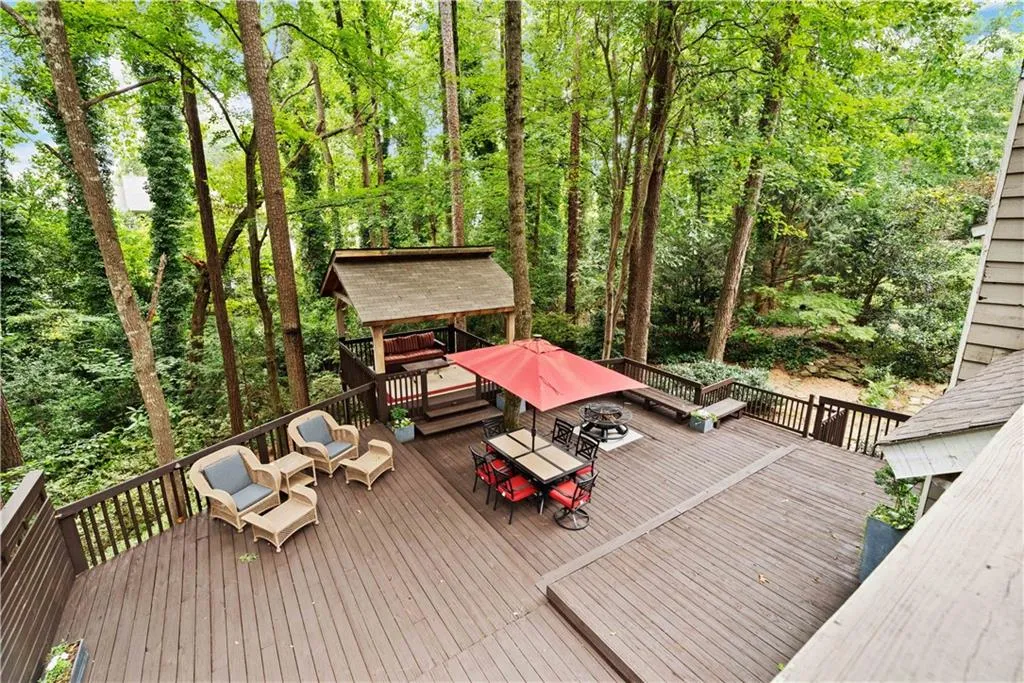 260 Drummen Court, Sandy Springs, Georgia 30328, 5 Bedrooms Bedrooms, ,3 BathroomsBathrooms,Residential,Sold,260 Drummen Court,6777284