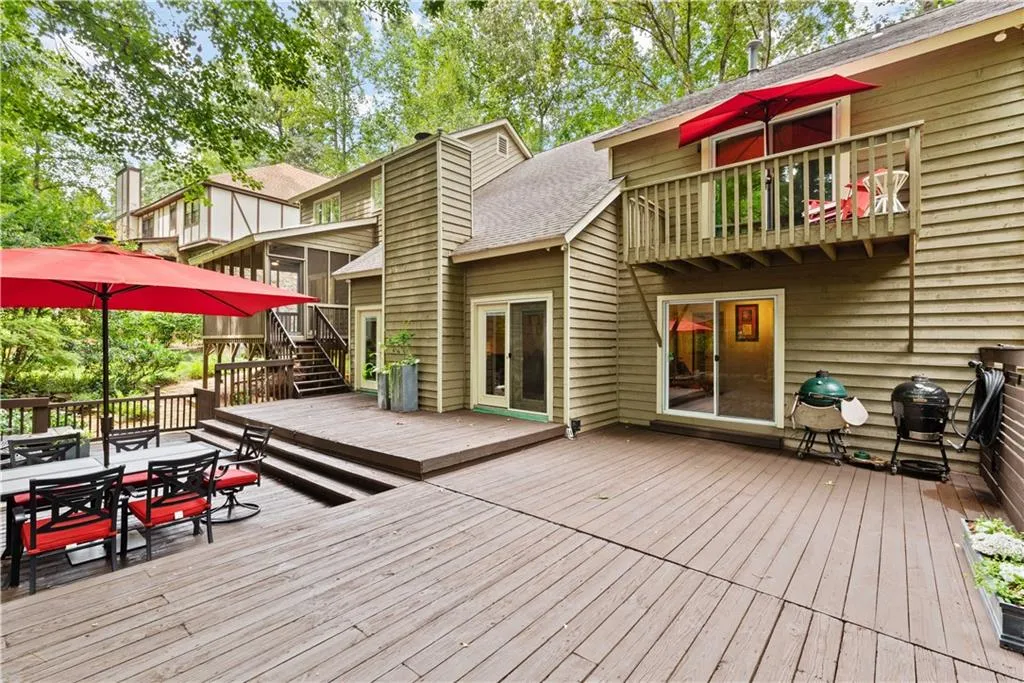 260 Drummen Court, Sandy Springs, Georgia 30328, 5 Bedrooms Bedrooms, ,3 BathroomsBathrooms,Residential,Sold,260 Drummen Court,6777284