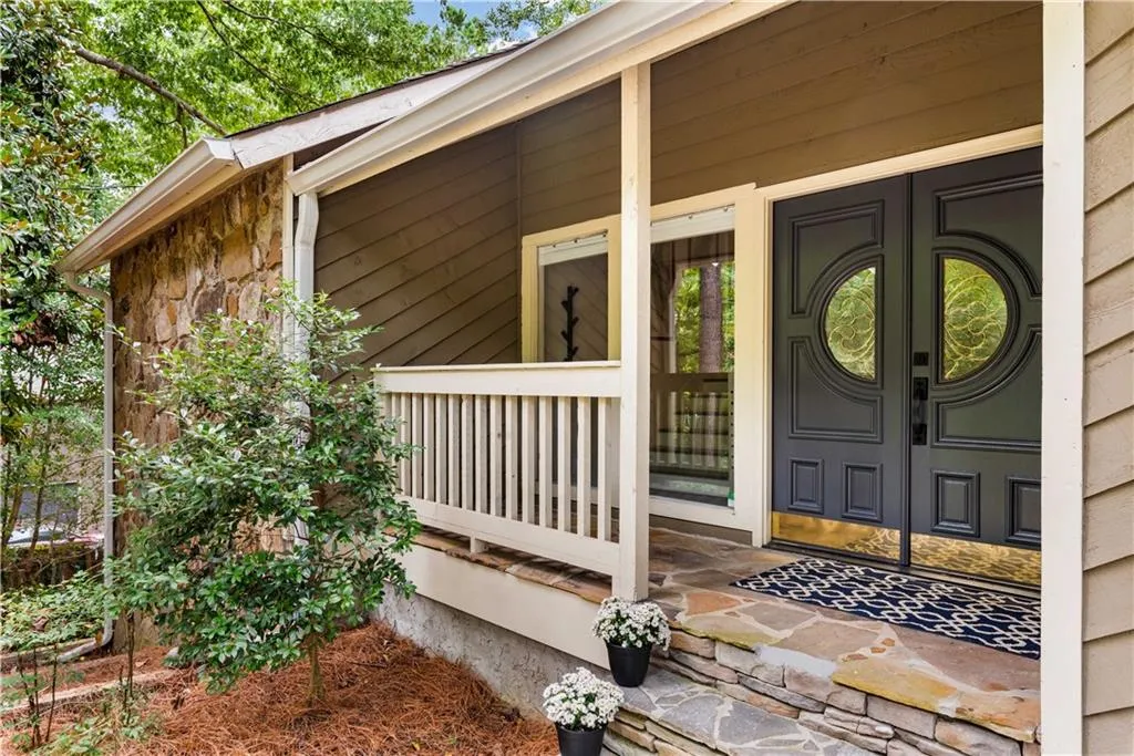 260 Drummen Court, Sandy Springs, Georgia 30328, 5 Bedrooms Bedrooms, ,3 BathroomsBathrooms,Residential,Sold,260 Drummen Court,6777284