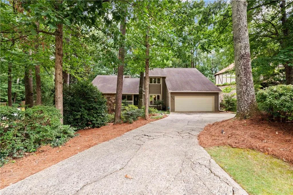 260 Drummen Court, Sandy Springs, Georgia 30328, 5 Bedrooms Bedrooms, ,3 BathroomsBathrooms,Residential,Sold,260 Drummen Court,6777284