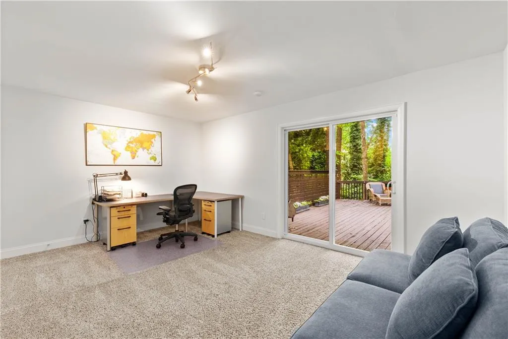 260 Drummen Court, Sandy Springs, Georgia 30328, 5 Bedrooms Bedrooms, ,3 BathroomsBathrooms,Residential,Sold,260 Drummen Court,6777284