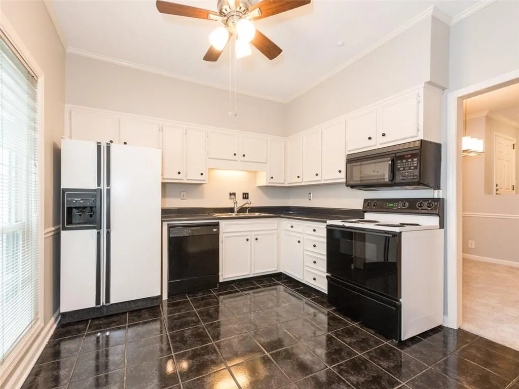 5245 Chemin De Vie, Sandy Springs, Georgia 30342, 2 Bedrooms Bedrooms, ,2 BathroomsBathrooms,Residential,Sold,5245 Chemin De Vie,5971338