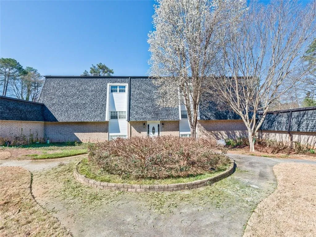 5245 Chemin De Vie, Sandy Springs, Georgia 30342, 2 Bedrooms Bedrooms, ,2 BathroomsBathrooms,Residential,Sold,5245 Chemin De Vie,5971338