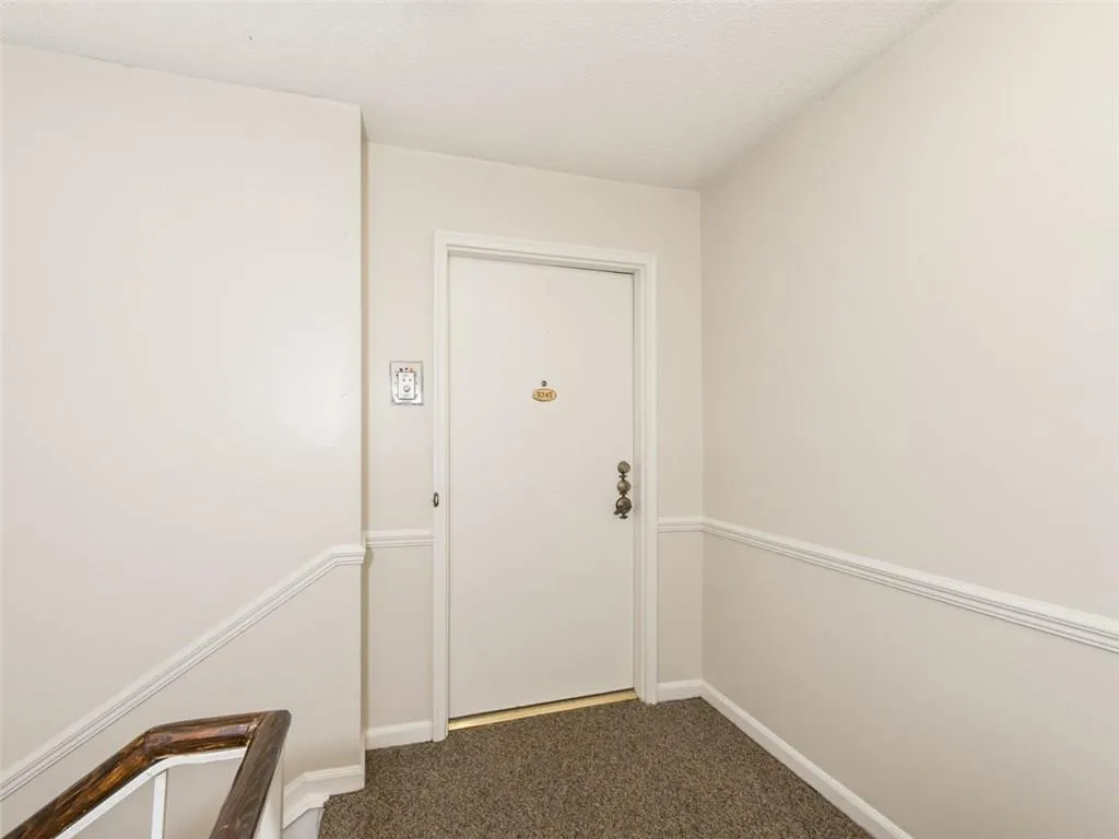 5245 Chemin De Vie, Sandy Springs, Georgia 30342, 2 Bedrooms Bedrooms, ,2 BathroomsBathrooms,Residential,Sold,5245 Chemin De Vie,5971338