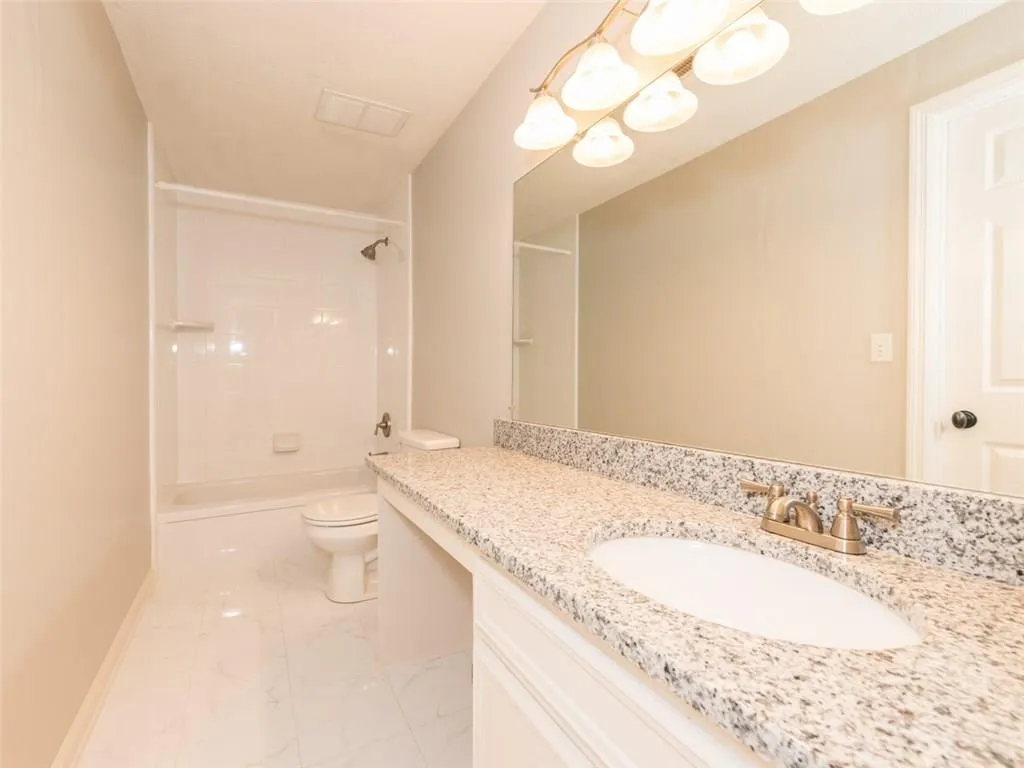 5245 Chemin De Vie, Sandy Springs, Georgia 30342, 2 Bedrooms Bedrooms, ,2 BathroomsBathrooms,Residential,Sold,5245 Chemin De Vie,5971338