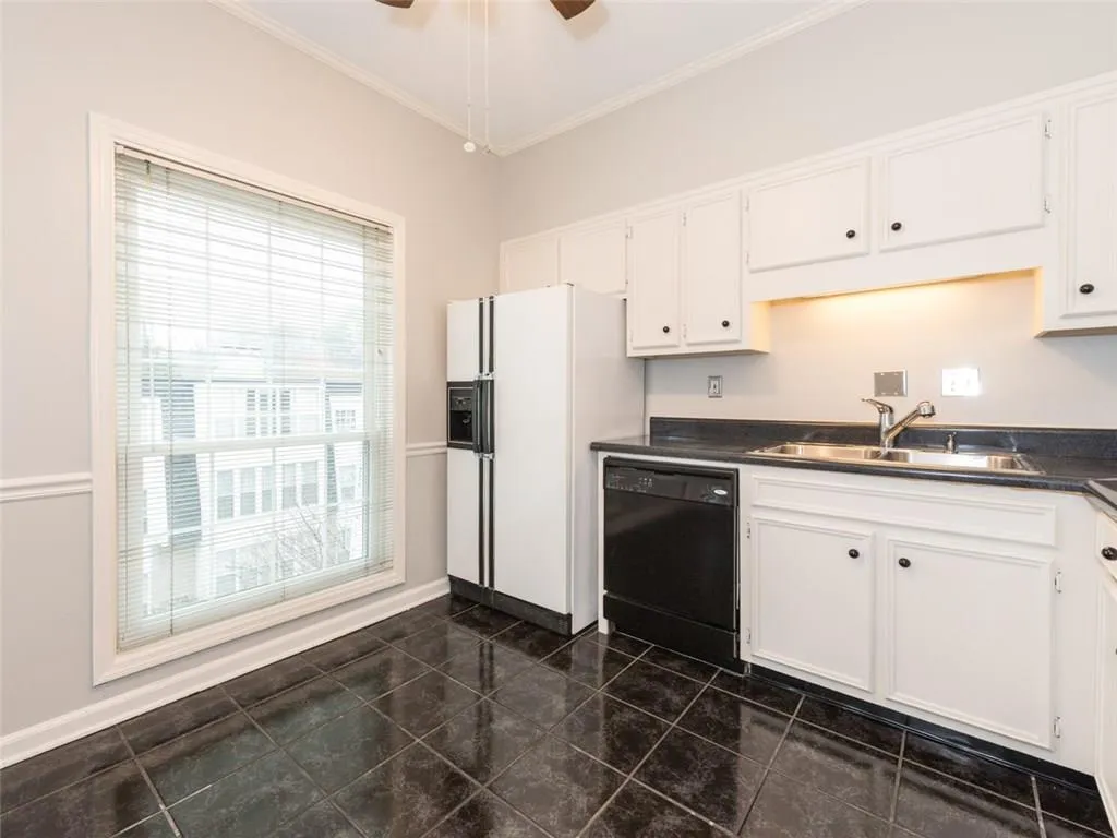 5245 Chemin De Vie, Sandy Springs, Georgia 30342, 2 Bedrooms Bedrooms, ,2 BathroomsBathrooms,Residential,Sold,5245 Chemin De Vie,5971338